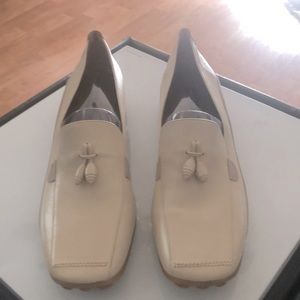 New Sesto Meucci Loafers in Cream Leather, Size 11